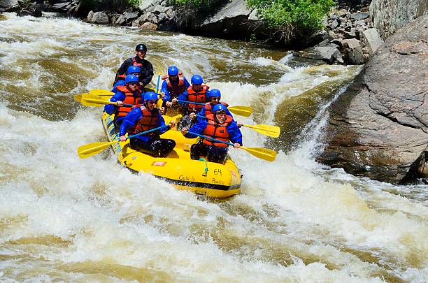 белая вода рафтинг, штат колорадо - rafting white water rafting river colorado стоковые фото и изображения