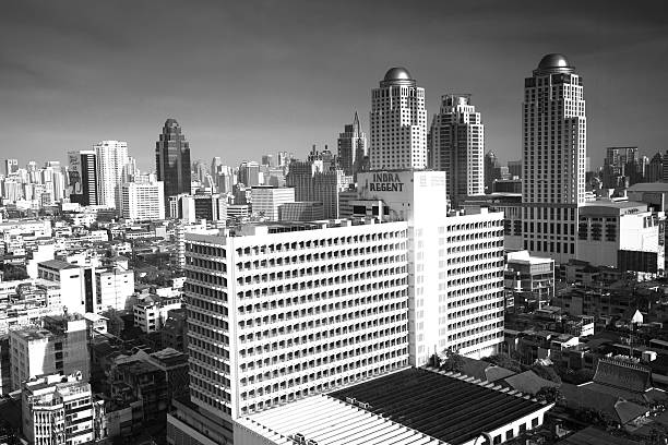 マニット・スリワニチプーン写真集BANGKOK IN BLACK & WHITE Bangkok photos of old districts and architecture pay homage to