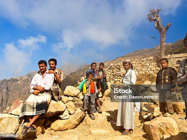 Montaña Las Personas Foto de stock y más banco de imágenes de Mujeres - Mujeres, Yemen, Adolescente