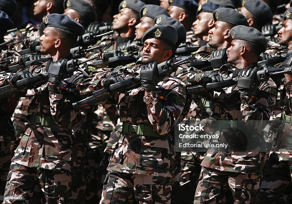 Durante un desfile de soldados de marzo - Foto de stock de Ejército de Tierra libre de derechos