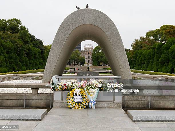 Photo libre de droit de Dôme De La Bombe Atomique banque d'images et plus d'images libres de droit de Bombardement atomique d'Hiroshima - Bombardement atomique d'Hiroshima, Souvenirs, Architecture
