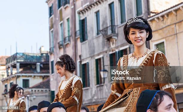 Jovem Medieval Senhoras - Fotografias de stock e mais imagens de Acessório - Acessório, Adolescente, Adulto