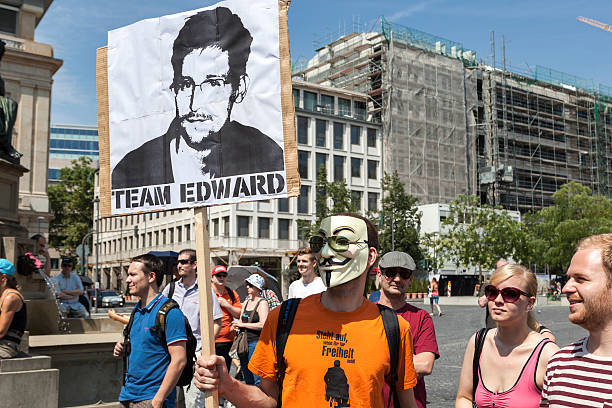 dimostrazione anti-prisma, francoforte - occupy movement foto e immagini stock