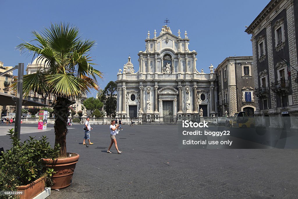 Cattedrale di Santa Agatha di Catania - Foto stock royalty-free di Antico - Condizione