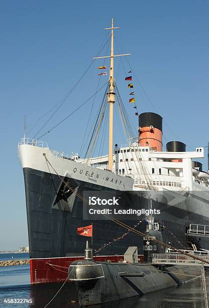 Queen Mary Y Escorpión Foto de stock y más banco de imágenes de Amarrado - Amarrado, Andamio - Puente, Barco de pasajeros