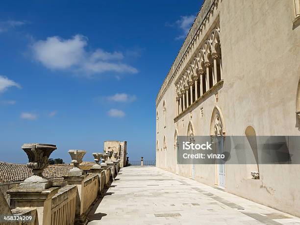 Foto de Donnafugata Castelo De Nível Superior e mais fotos de stock de Castelo - Castelo, Sicília, Arabesco - Estilo