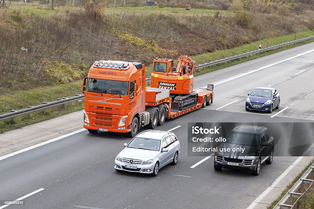 Traffico su autostrada A3 tedesco - Foto stock royalty-free di Affollato