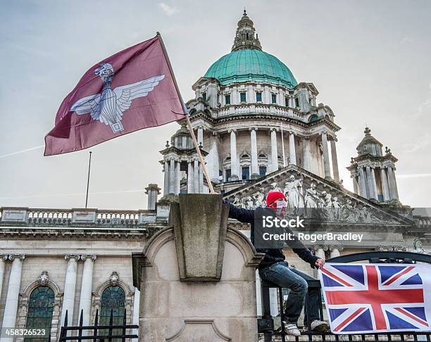 Protestant Na Ratusz Belfastu - zdjęcia stockowe i więcej obrazów Belfast - Belfast, Bez ludzi, Fotografika