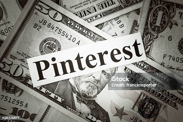 Photo libre de droit de Tas De Dollars Américains Et Pinterest Texte banque d'images et plus d'images libres de droit de Affaires - Affaires, Affaires d'entreprise, Amonceler