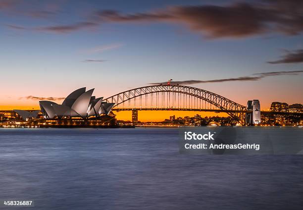 Sydney Opera House E Ponte Harbour - Fotografias de stock e mais imagens de Ópera de Sydney - Ópera de Sydney, Ópera - Edifício de Entretenimento, Sydney