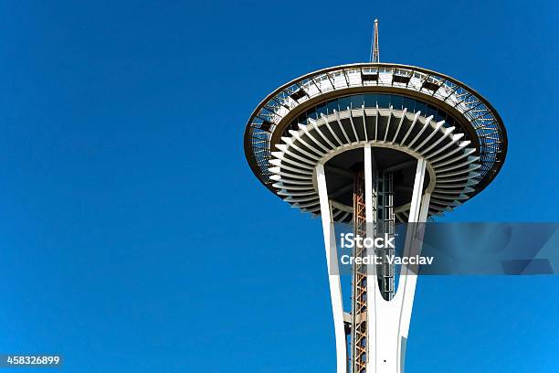 Seattle Space Needle В — стоковые фотографии и другие картинки Спейс Нидл - Спейс Нидл, Сиэтл, Строительная отрасль
