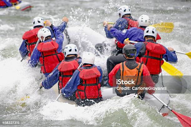 Rafting En Valsesia Foto de stock y más banco de imágenes de Accesorio de cabeza - Accesorio de cabeza, Actividad, Actividades recreativas