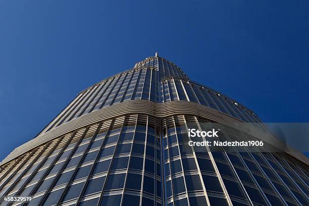 Burj Khalifa Em Dubai - Fotografias de stock e mais imagens de Alto - Descrição Física - Alto - Descrição Física, Ao Ar Livre, Arquitetura