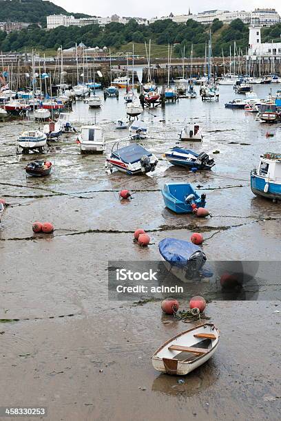 Scarborough - Fotografias de stock e mais imagens de Ao Ar Livre - Ao Ar Livre, Areia, Baía