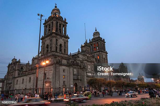 Catedral Da Cidade Do México - Fotografias de stock e mais imagens de Anoitecer - Anoitecer, Ao Ar Livre, Azul