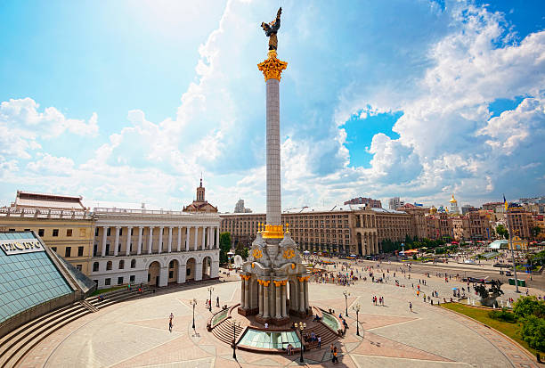 maidan nezalezhnosti (praça independência) - national landmark editorial color image horizontal - fotografias e filmes do acervo