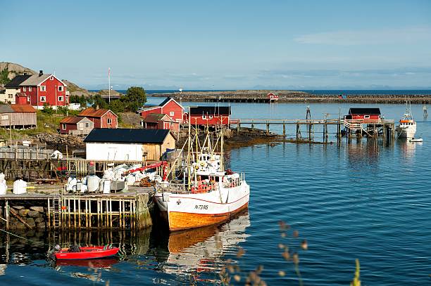 norweska letni wieczór - ship industrial ship fishing boat europe zdjęcia i obrazy z banku zdjęć