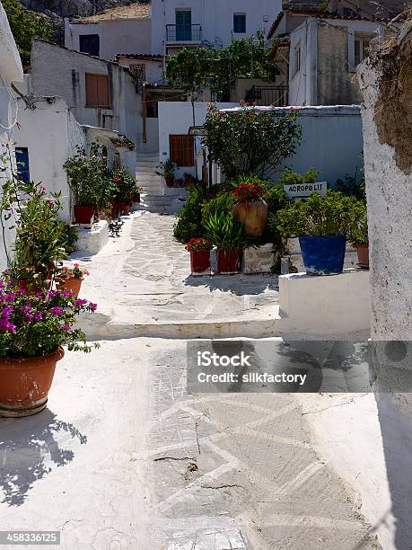 Idílica Mañana En Plaka El Casco Antiguo De La Ciudad De Atenas Foto de stock y más banco de imágenes de Acrópolis - Atenas