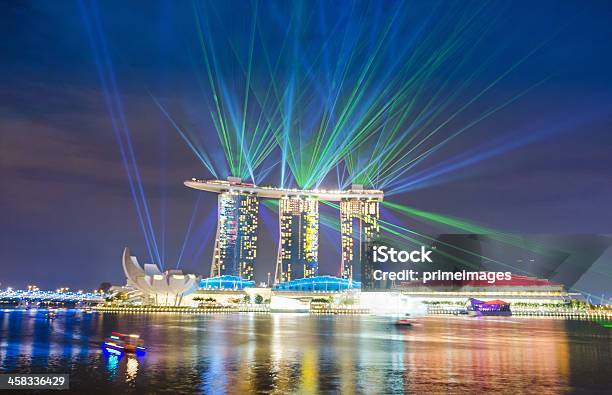 Singapur Marina Bay Sands Hotel Kolorowe Lightshow Lasera - zdjęcia stockowe i więcej obrazów Architektura