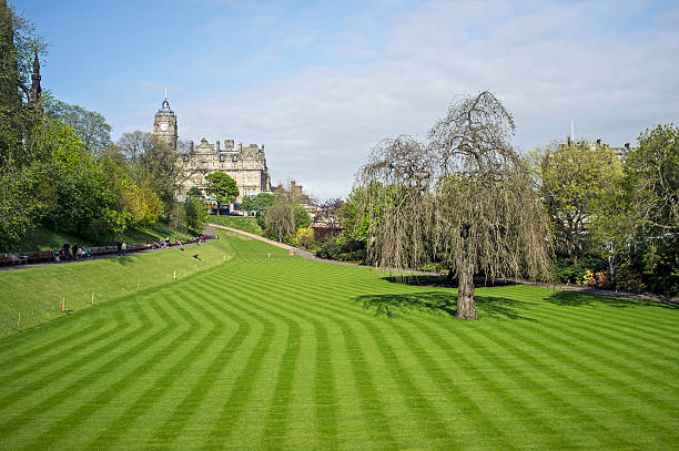 edinburgh - princes street gardens stok fotoğraflar ve resimler