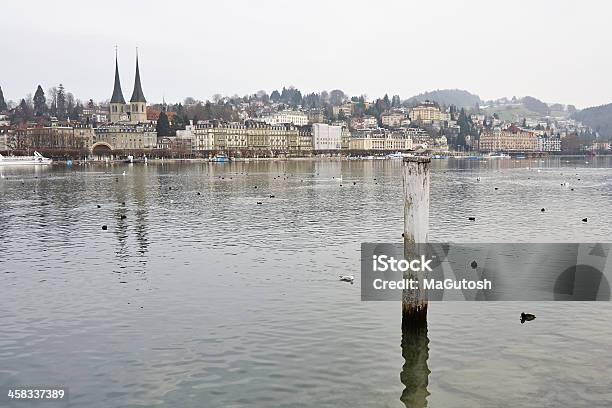 Lago Dei Quattro Cantoni - Fotografie stock e altre immagini di Ambientazione esterna - Ambientazione esterna, Ambientazione tranquilla, Armonia