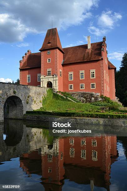 Photo libre de droit de Château De Cervena Lhota Dans La République Tchèque banque d'images et plus d'images libres de droit de Château de Cervena Lhota