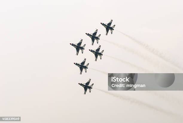 미 공군 소속 공예비행단 미국 공군 Airshow에 대한 스톡 사진 및 기타 이미지 - Airshow, F-16 파이팅 팰콘, 개념