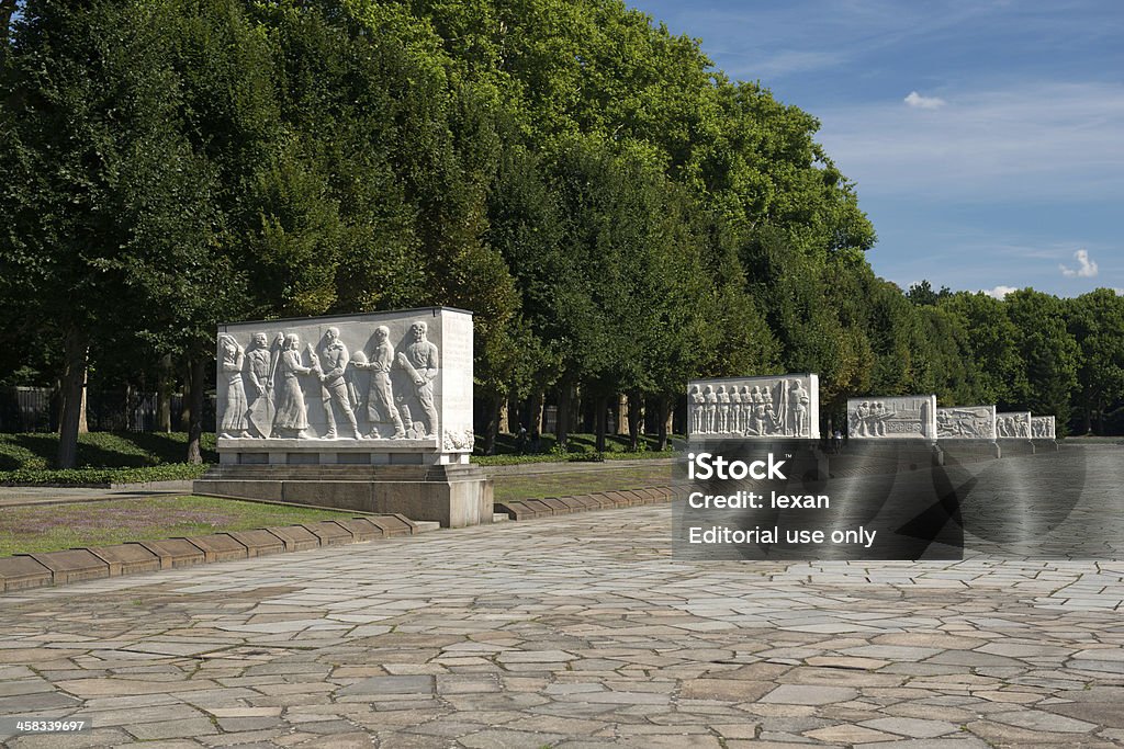 Statue des soldats russes de Treptower Park, Berlin, Allemagne - Photo de Acier libre de droits