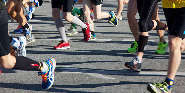 nogach biegaczy w maraton w hamburgu - haspa zdjęcia i obrazy z banku zdjęć