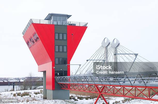 Ponte Sala De Controlo - Fotografias de stock e mais imagens de Ao Ar Livre - Ao Ar Livre, Canal - Água Corrente, Controlo