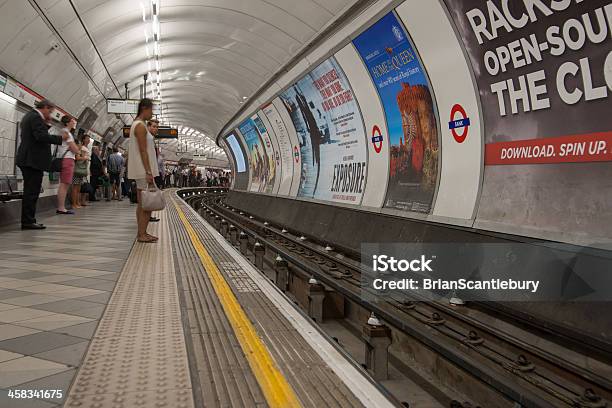 Foto de Banco Da Estação De Metrô e mais fotos de stock de Arquitetura - Arquitetura, Capitais internacionais, Cidade