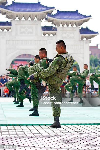 Foto de Taiwan Especial De Força Militar Em Chiang Kaishek Memori e mais fotos de stock de 30 Anos