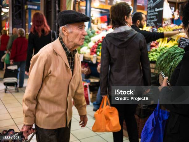 선임 신사 쇼핑 대제 마켓홀 65-69세에 대한 스톡 사진 및 기타 이미지 - 65-69세, 건강한 생활방식, 건강한 식생활