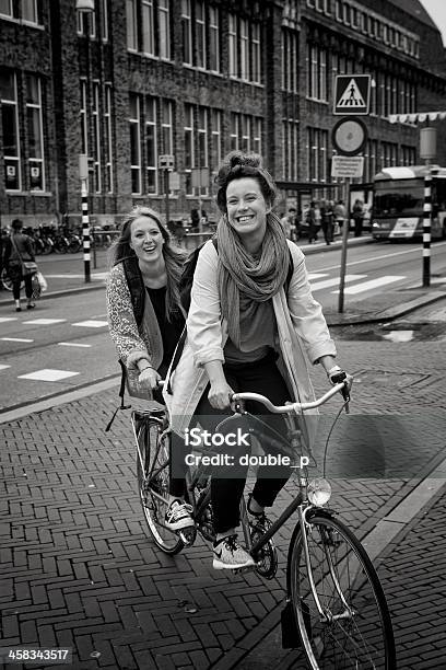 Foto de Bicicleta Tandem e mais fotos de stock de Utrecht - Utrecht, Bicicleta, Bicicleta Tandem