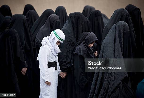 Shiite Muzułmanie Udział W Sprawy Religijne Pogrzebowy - zdjęcia stockowe i więcej obrazów Szyizm