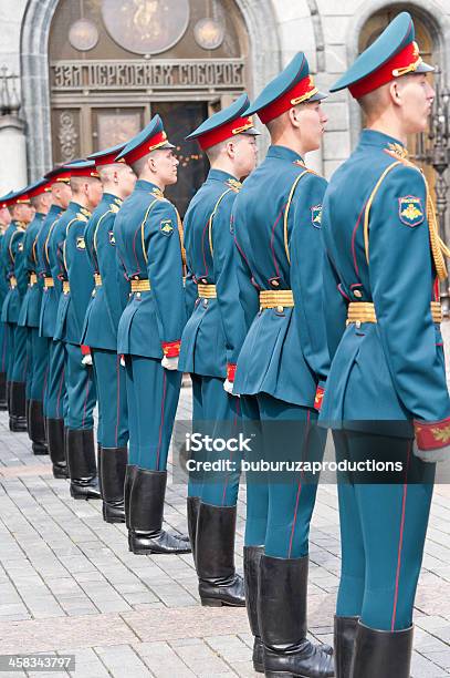 Soldados Russos No Modo Ready - Fotografias de stock e mais imagens de Adulto - Adulto, Cidade, Editorial