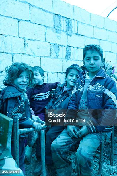 Syrische Flüchtling Kinder In Der Schule Stockfoto und mehr Bilder von Armut - Armut, Beengt, Behelfsmäßig