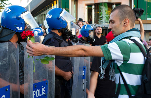 protestos na turquia - recep tayyip erdogan activist event gezi imagens e fotografias de stock