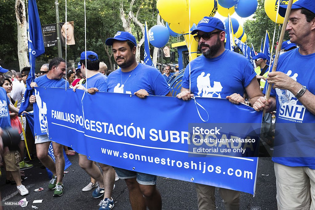 Manifestation à la Gay Pride de Madrid - Photo de Adulte libre de droits