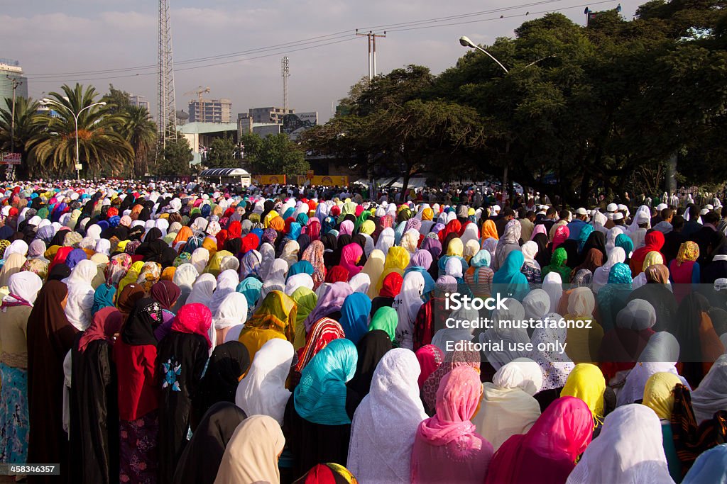 Aïd el-Fitr; femmes Prier - Photo de Femmes libre de droits