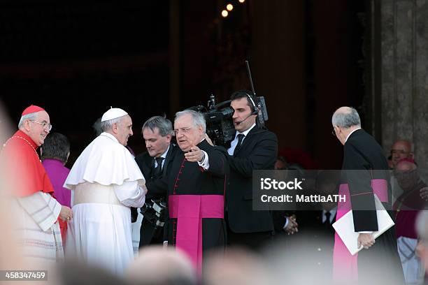 Foto de Aarrival De Papa Francisco Em St John Para O Settlement e mais fotos de stock de Papa Francisco