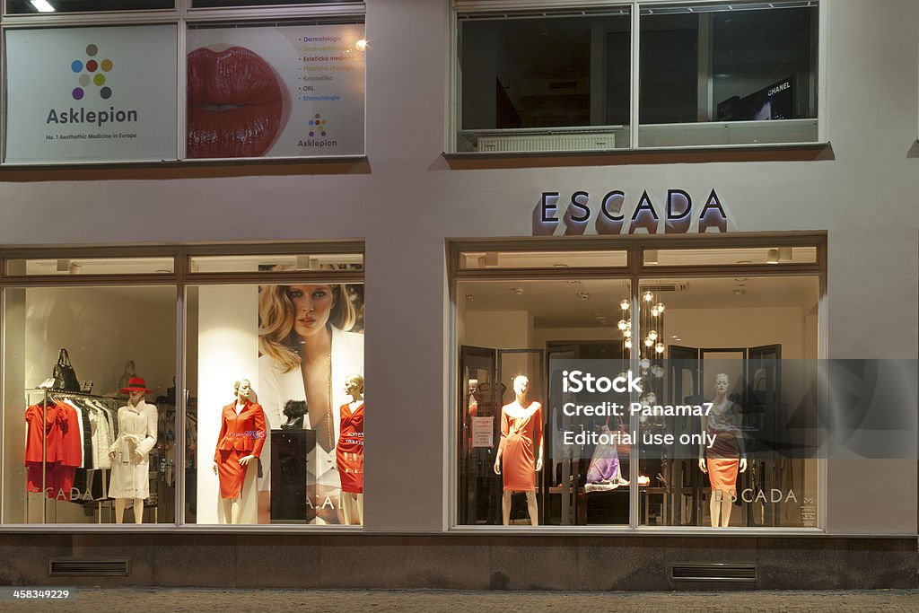 Escada хранить в Карловы Вары на ночь - Стоковые фото Escada роялти-фри