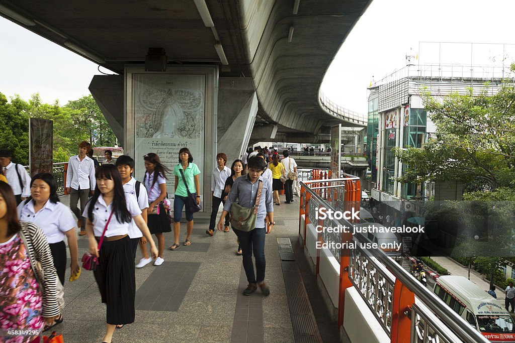 I pendolari a Bangkok - Foto stock royalty-free di Victory Monument