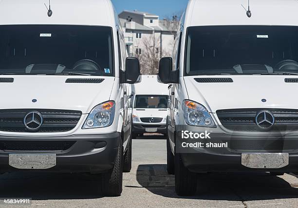 Mercedes Benz Velocista Carrinhas - Fotografias de stock e mais imagens de Carro de Família - Carro de Família, Mercedes-Benz - Nome de Marca, Mercedes-Benz Sprinter