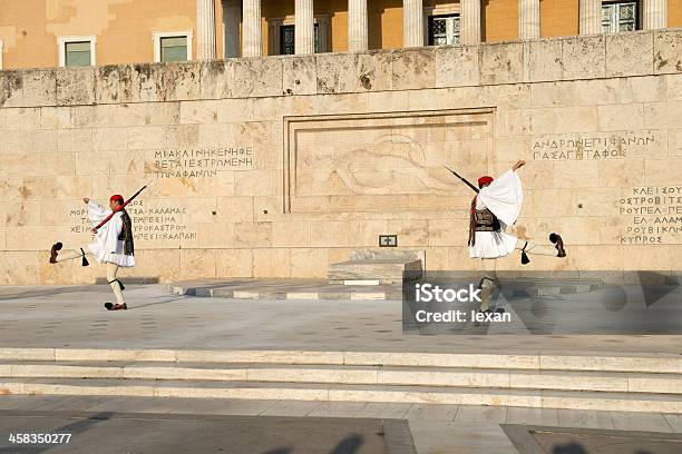 Ceremonia Zmiany Strażnicy - zdjęcia stockowe i więcej obrazów Armia - Armia, Ateny - Grecja, Broń