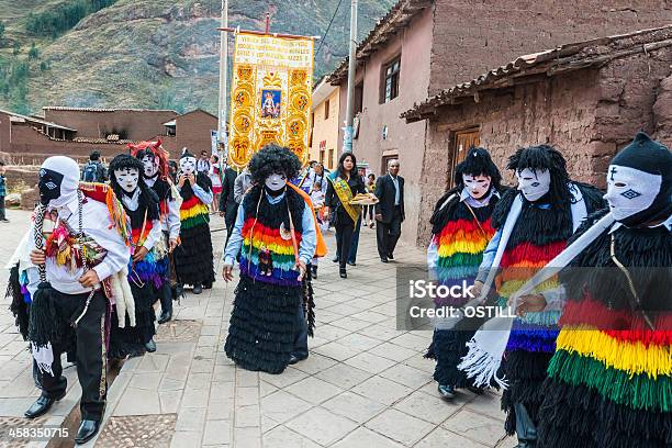 Virgen Del Carmen Parade Ande Peruviane Pisac Perù - Fotografie stock e altre immagini di Adulto - Adulto, Ambientazione esterna, America del Sud