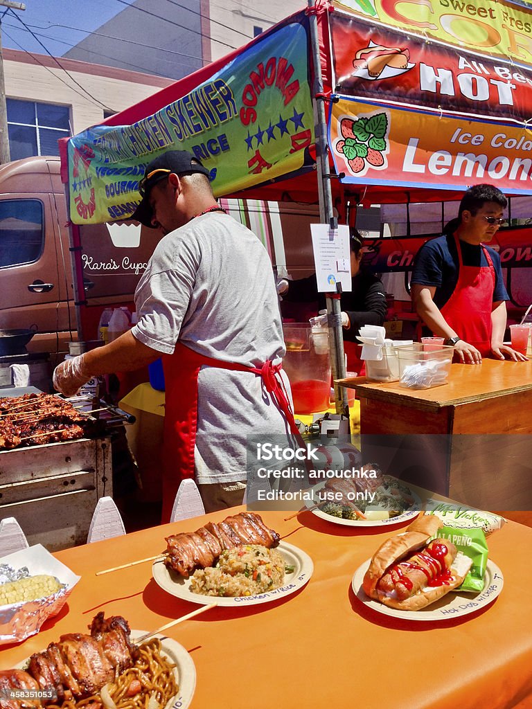 Parrilla preparada al aire libre durante el Festival en la calle San Francisco - Foto de stock de Acontecimiento libre de derechos