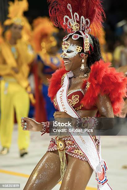 Di Carnevale Parade - Fotografie stock e altre immagini di Abbronzatura - Abbronzatura, Adulto, Adulto di mezza età