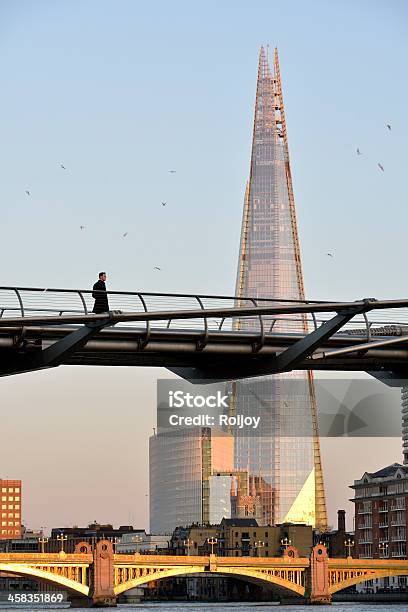 The Shard Gebäude In London Stockfoto und mehr Bilder von 21. Jahrhundert - 21. Jahrhundert, Abenddämmerung, Arbeitsstätten