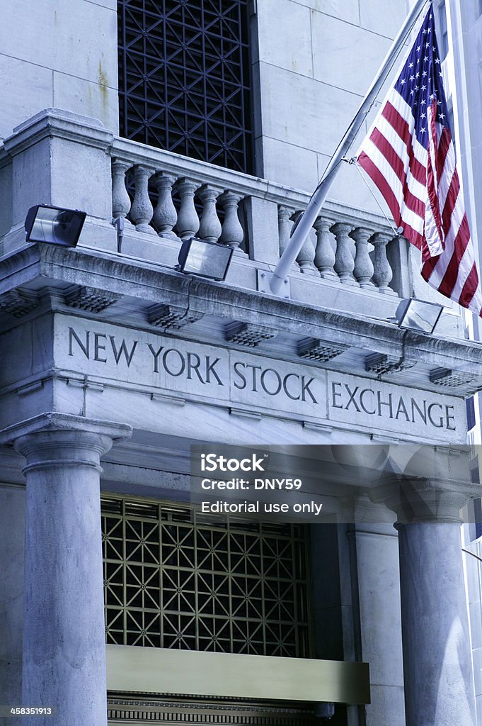 Amerykańska flaga na giełdzie NYSE - Zbiór zdjęć royalty-free (Amerykańska flaga)